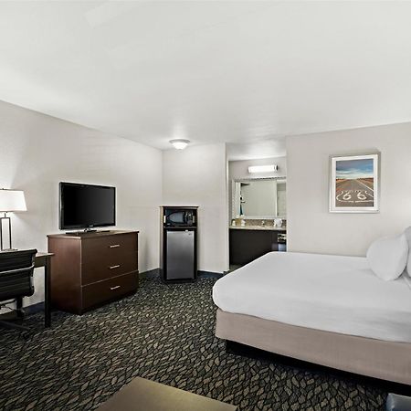 Best Western Desert Villa Inn Барстоу Екстериор снимка