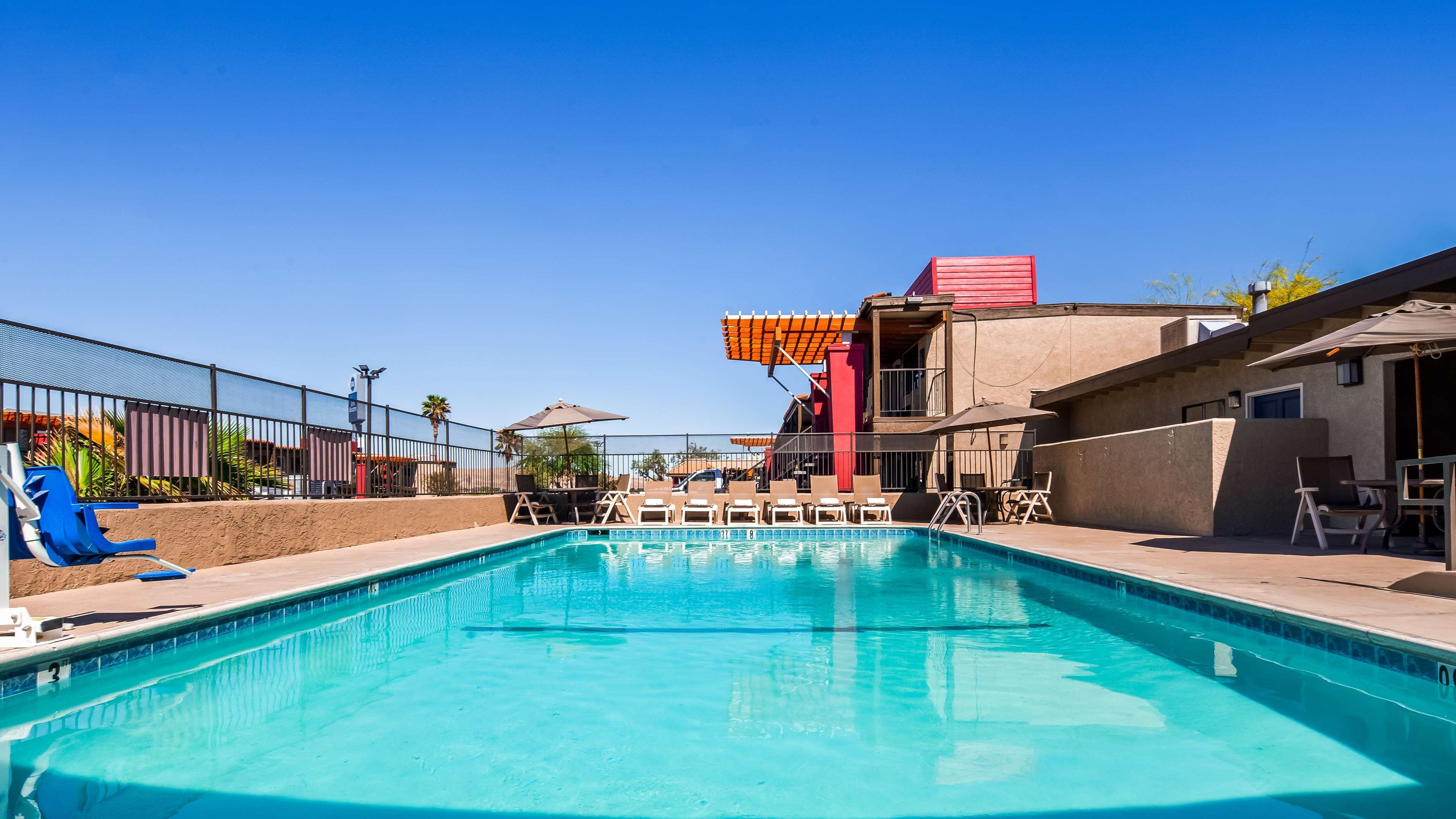 Best Western Desert Villa Inn Барстоу Екстериор снимка