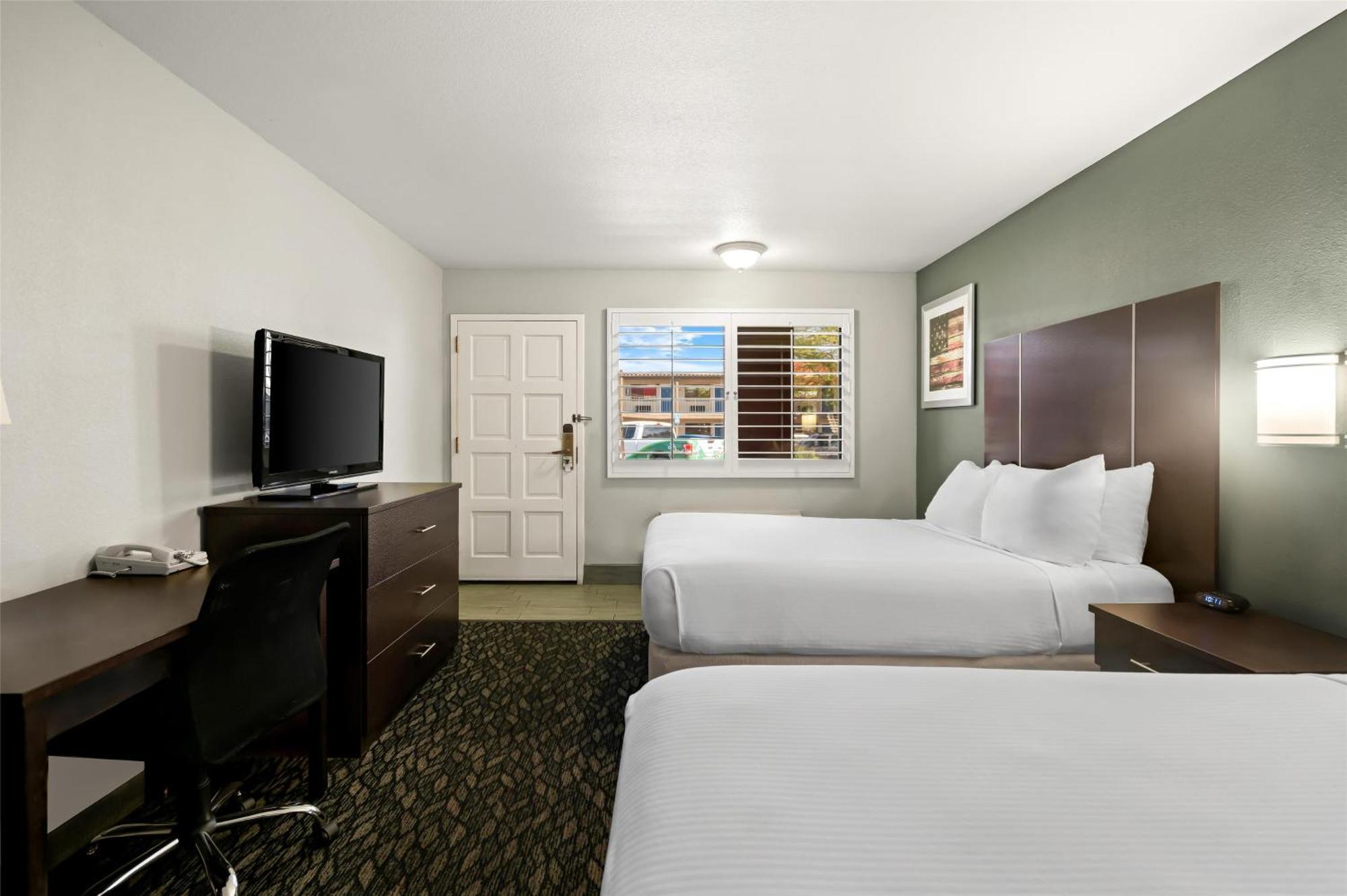 Best Western Desert Villa Inn Барстоу Екстериор снимка